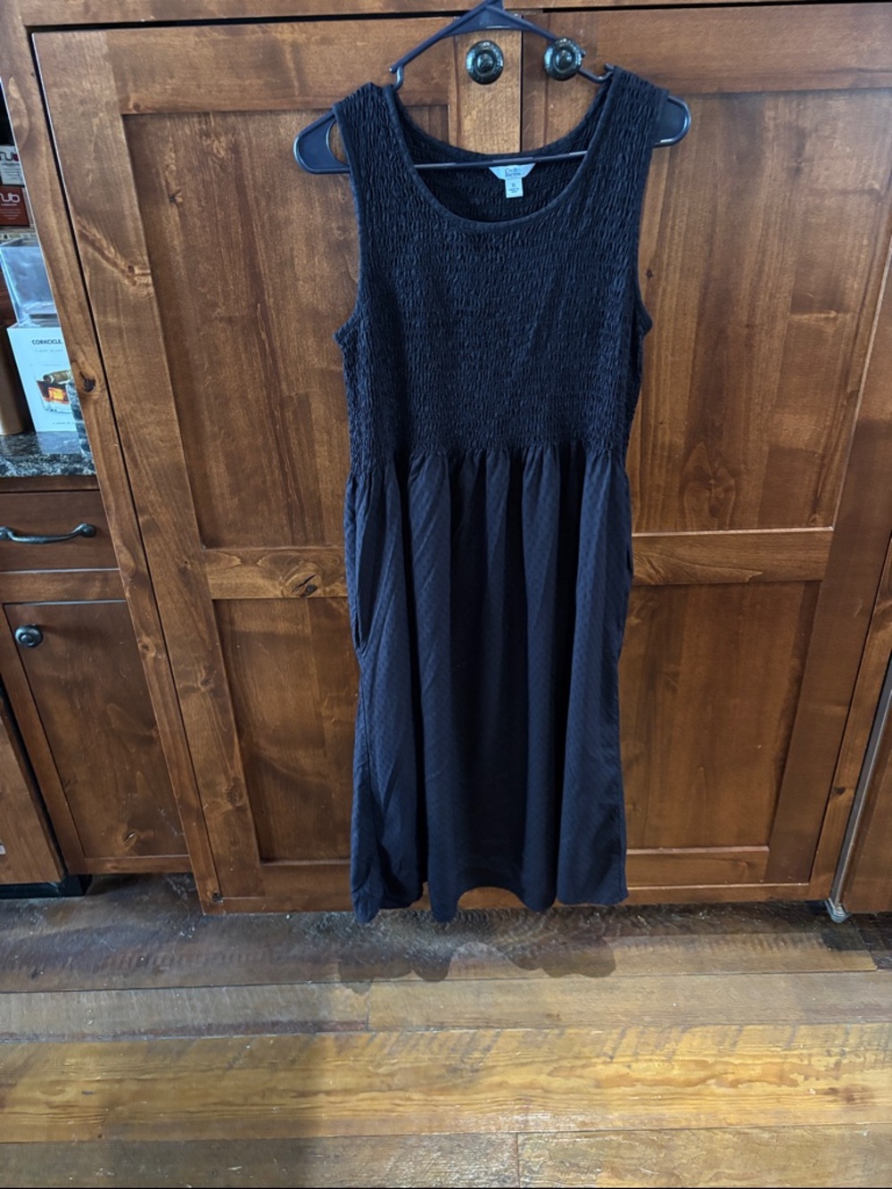 croft & barrow Black Sleeveless Smocked Midi Dress with Pockets